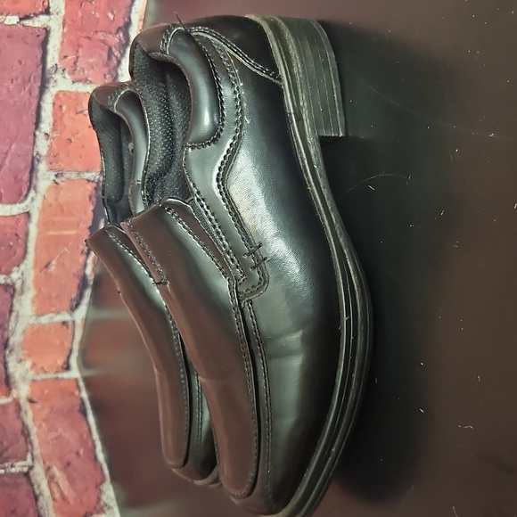 Black Leather Dress Shoes with Moccasin Toe - Picture 4 of 7